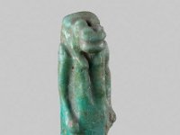 Aeg F 166  Aeg F 166, , Spätzeit, Thoeris, Blaugrüne Fayence, H 3,6 cm, B 1,1 cm, T 1,6 cm : Bestandskatalog Ägypten, Museumsfoto: Claus Cordes